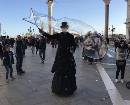 outdoor bubbling show Matěj Kodeš